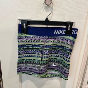 Nike pro size XS